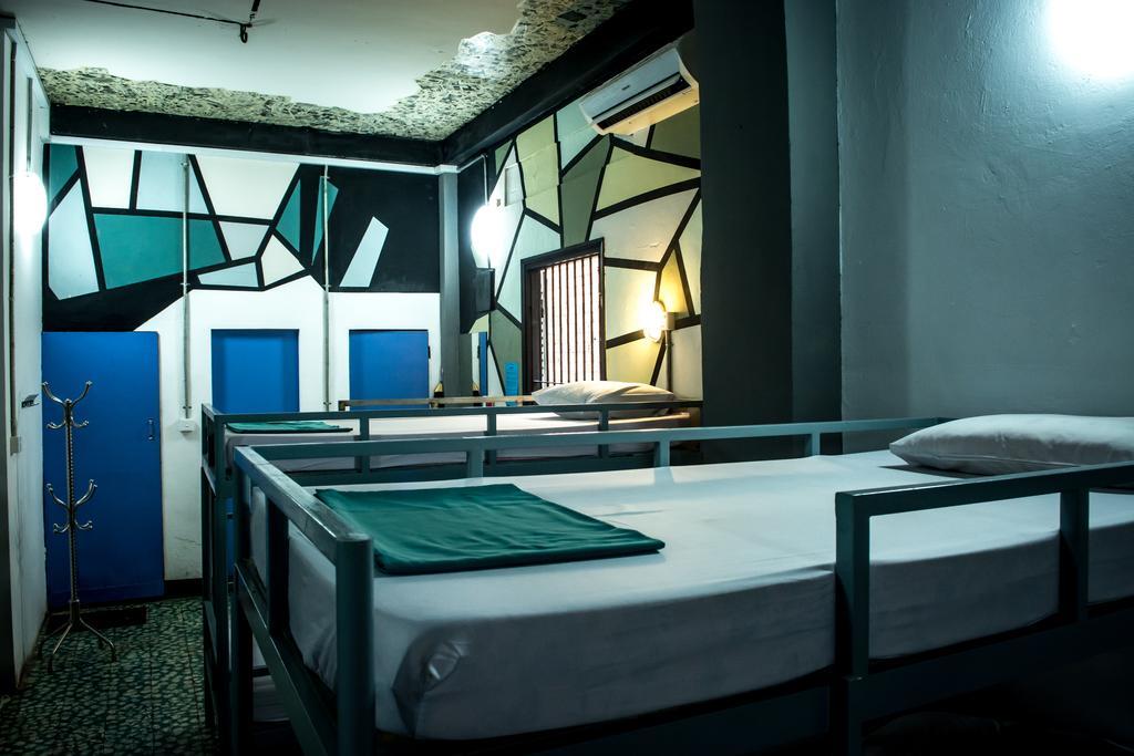 The Living Quarters Hostel 543 시엠리아프 외부 사진