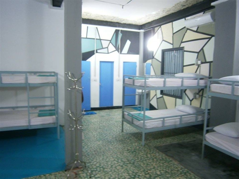 The Living Quarters Hostel 543 시엠리아프 외부 사진